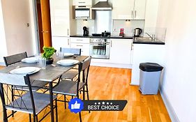 Best York City Centre 2 Bed Apartment With Views - Steps From Top Attraction